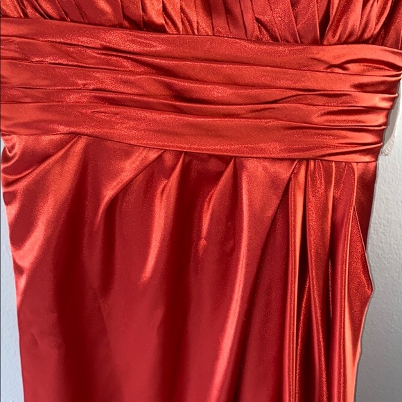 Elegant Red Satin Dress - Picture 10 of 16